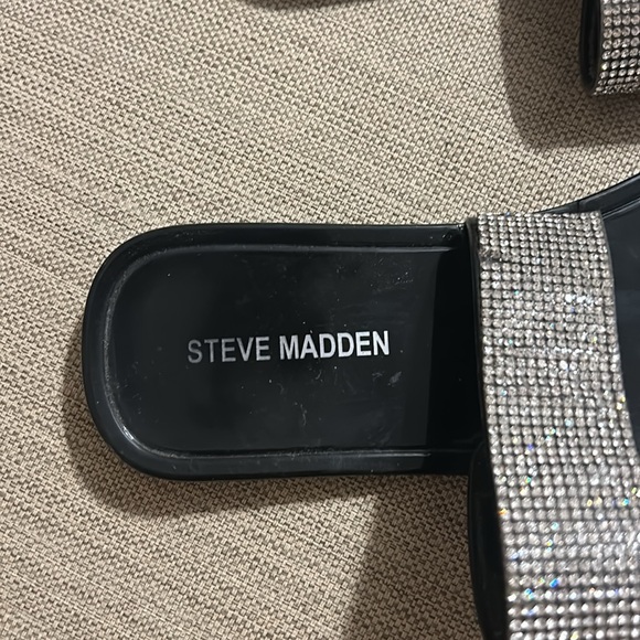 Steve Madden blingy flat sandals, in great condition! - Picture 5 of 7
